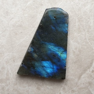 Labradoryt plaster polerowany z dziurką 42x30 mm nr 222