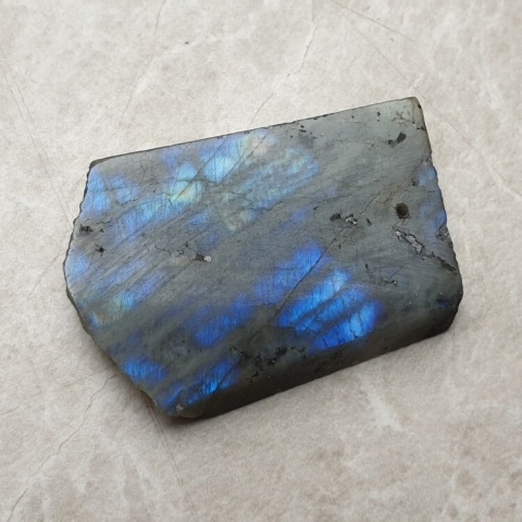 Labradoryt plaster polerowany z dziurką 42x31 mm nr 169