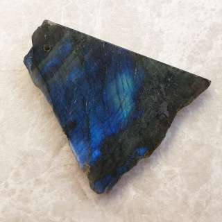 Labradoryt plaster polerowany z dziurką 42x40 mm nr 111