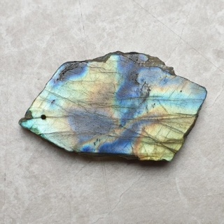 Labradoryt plaster polerowany z dziurką 45x28 mm nr 156