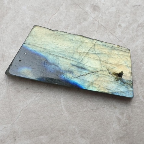 Labradoryt plaster polerowany z dziurką 47x19 mm nr 239