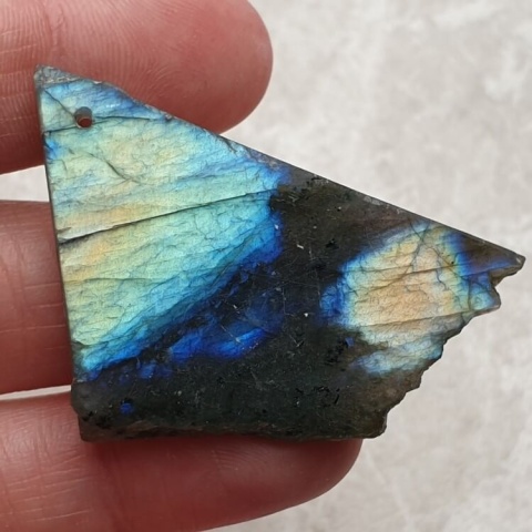 Labradoryt plaster polerowany z dziurką 47x30 mm nr 235