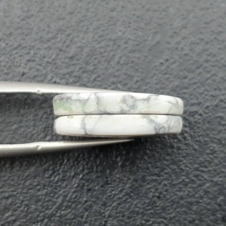 Howlit para kaboszonów z dziurką 18x12 mm nr R359