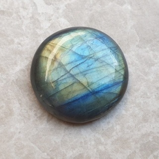 Labradoryt kaboszon fi 27 mm nr B664