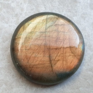 Labradoryt kaboszon fi 29 mm nr B684