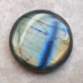 Labradoryt kaboszon fi 29 mm nr B690