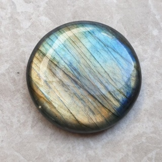 Labradoryt kaboszon fi 30 mm nr B655