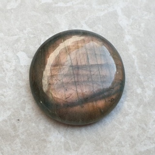 Labradoryt kaboszon fi 30 mm nr B679