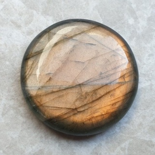 Labradoryt kaboszon fi 30 mm nr B700