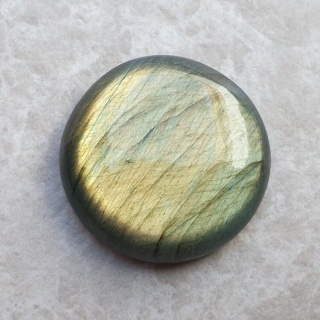 Labradoryt kaboszon fi 28 mm nr B735