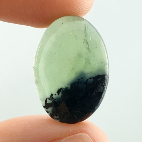 Nephrite cabochon 22x16 mm no 149