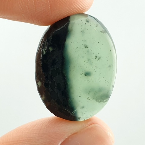 Nefryt kaboszon 25x18 mm nr 189