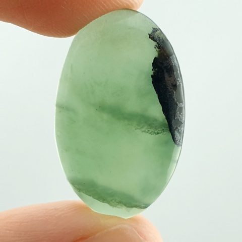 Nephrite cabochon 26x16 mm no 181