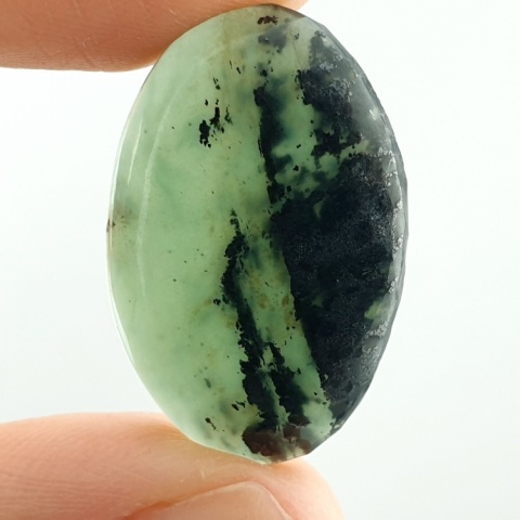 Nefryt kaboszon 27x17 mm nr 200