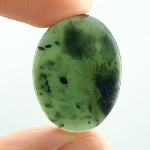 Nephrite cabochon 28x20 mm no 140