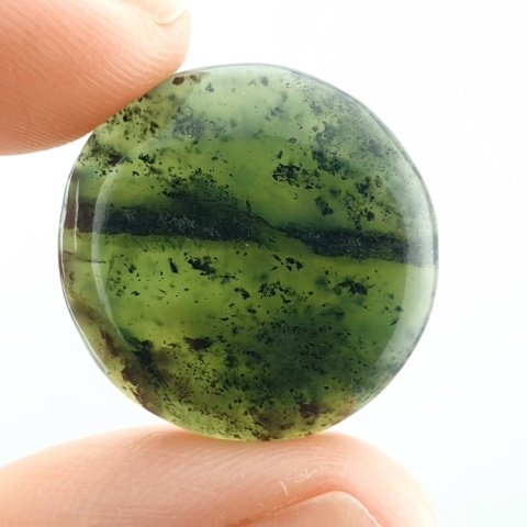 Nephrite cabochon fi 21 mm no 262