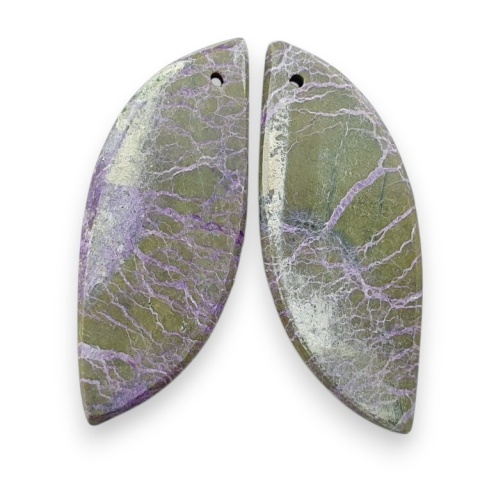 Stichtite pair of cabohones with holes 37x14 mm no R896