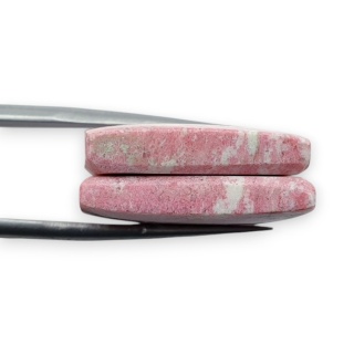 Thulit para kaboszonów z dziurką 20x20 mm nr R734