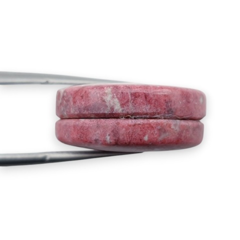 Thulite pair of cabohones with holes fi 20x mm no R686