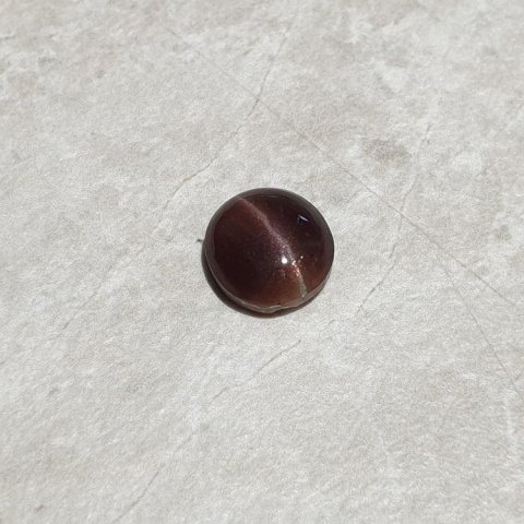 Scapolite cat's eye cabochon 10x10 mm no 251