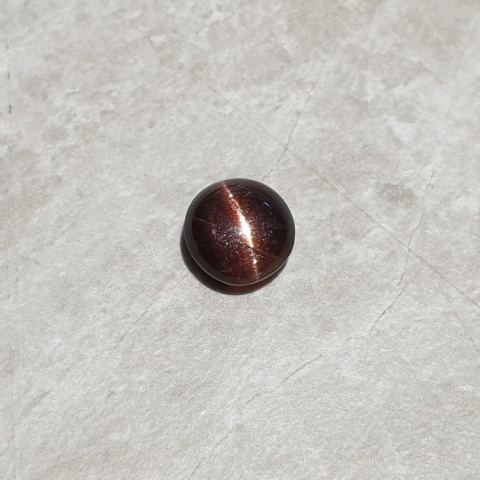 Skapolit kocie oko kaboszon 10x10 mm nr 262