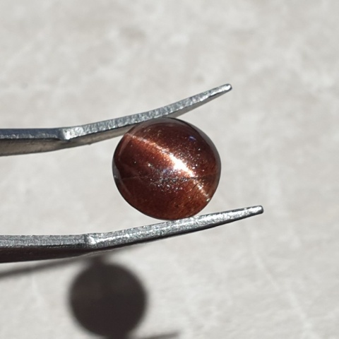 Skapolit kocie oko kaboszon 10x10 mm nr 262