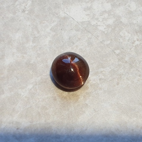 Skapolit kocie oko kaboszon 10x10 mm nr 33