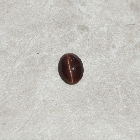 Scapolite cat's eye cabochon 10x7 mm no 182