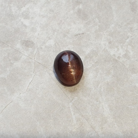 Skapolit kocie oko kaboszon 10x8 mm nr 123