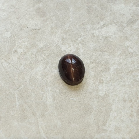 Scapolite cat's eye cabochon 10x8 mm no 154