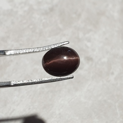 Skapolit kocie oko kaboszon 10x8 mm nr 205