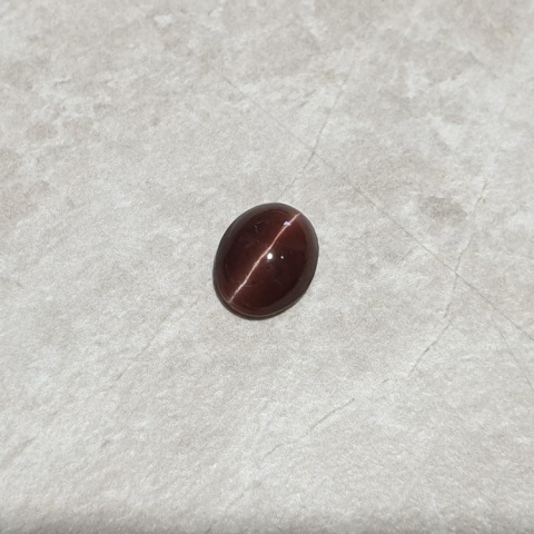 Skapolit kocie oko kaboszon 10x8 mm nr 218
