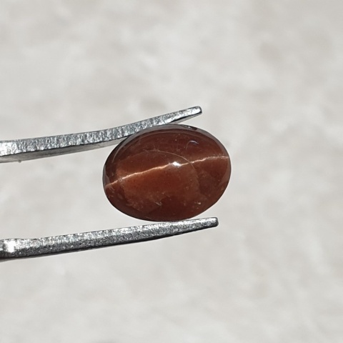 Skapolit kocie oko kaboszon 10x8 mm nr 226