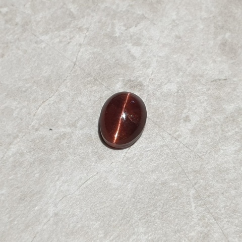 Skapolit kocie oko kaboszon 10x8 mm nr 240