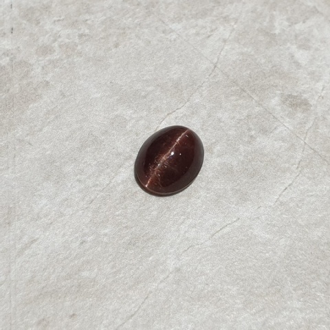 Skapolit kocie oko kaboszon 10x8 mm nr 244