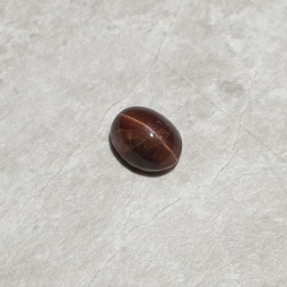 Skapolit kocie oko kaboszon 10x8 mm nr 250
