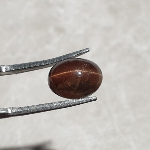 Skapolit kocie oko kaboszon 10x8 mm nr 250