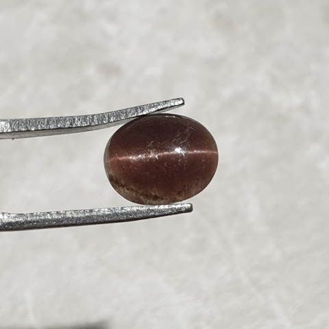 Skapolit kocie oko kaboszon 10x8 mm nr 252