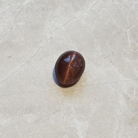 Skapolit kocie oko kaboszon 10x8 mm nr 65