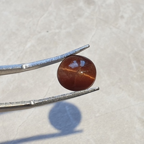 Scapolite cat's eye cabochon 10x9 mm no 70