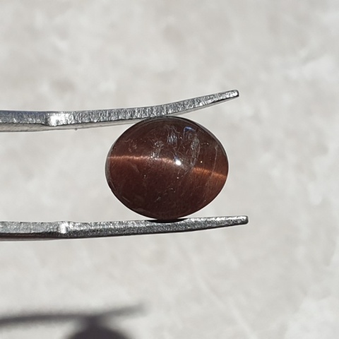 Skapolit kocie oko kaboszon 11x10 mm nr 220