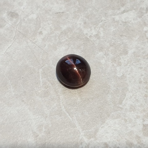 Skapolit kocie oko kaboszon 11x11 mm nr 140