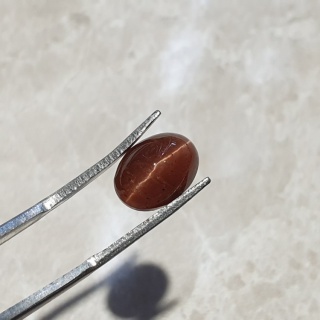 Skapolit kocie oko kaboszon 11x8 mm nr 175