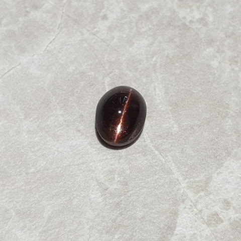 Skapolit kocie oko kaboszon 11x9 mm nr 172