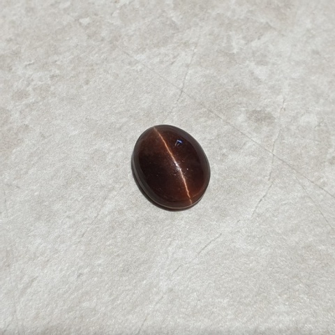 Skapolit kocie oko kaboszon 12x10 mm nr 217