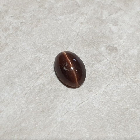 Skapolit kocie oko kaboszon 12x8 mm nr 255