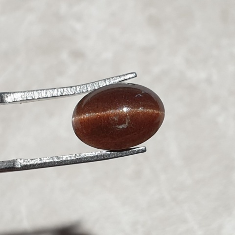 Skapolit kocie oko kaboszon 12x8 mm nr 255
