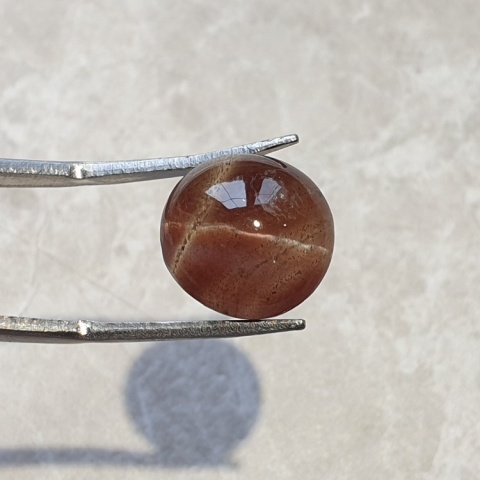 Skapolit kocie oko kaboszon 13x12 mm nr 109
