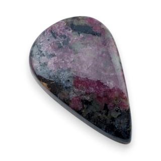 Eudialit kaboszon 25x16 mm nr 89