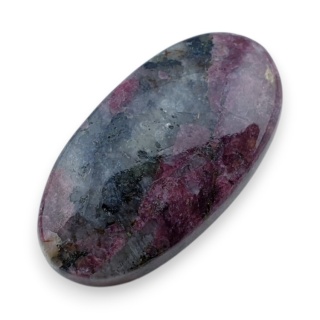 Eudialit kaboszon 26x14 mm nr 67